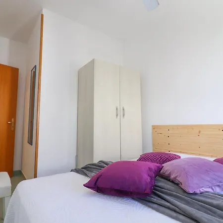 Apartment Delizioso Bilocale Nadia A