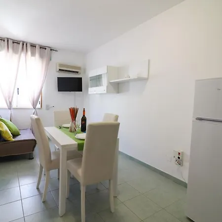Apartment Delizioso Bilocale Nadia A